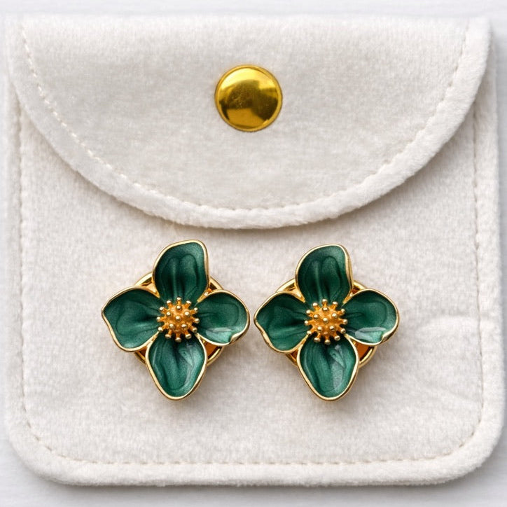 Aura shirt buttons on Plutee pouch